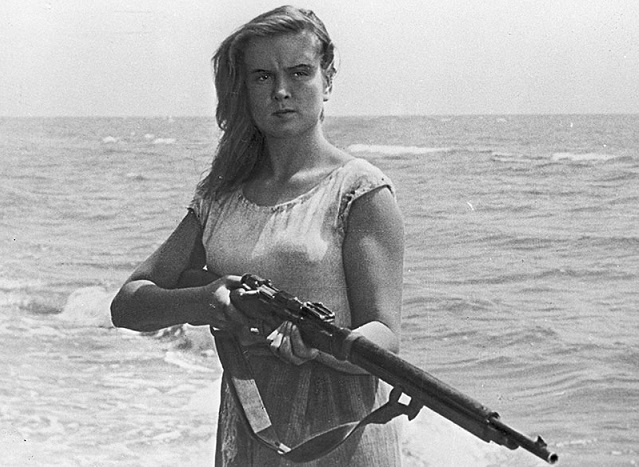 Изольда Извицкая: трагическая судьба звезды фильма «Сорок первый» | Русская семерка