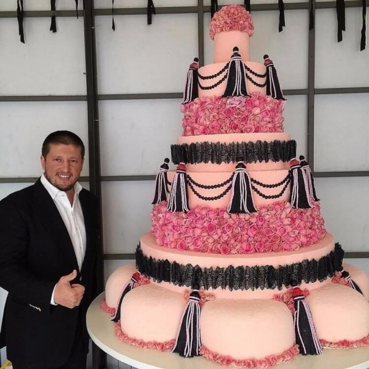 Самые сказочные торты от Рената Агзамова