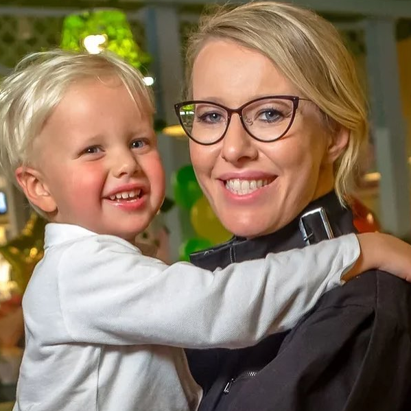 Ксения Собчак показала, как читает ее 4-летний сын - Вокруг ТВ.