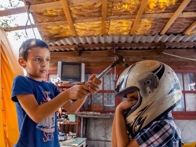 17 фотографий, которые демонстрируют, что ребенка ни в коем случае нельзя оставлять одного!