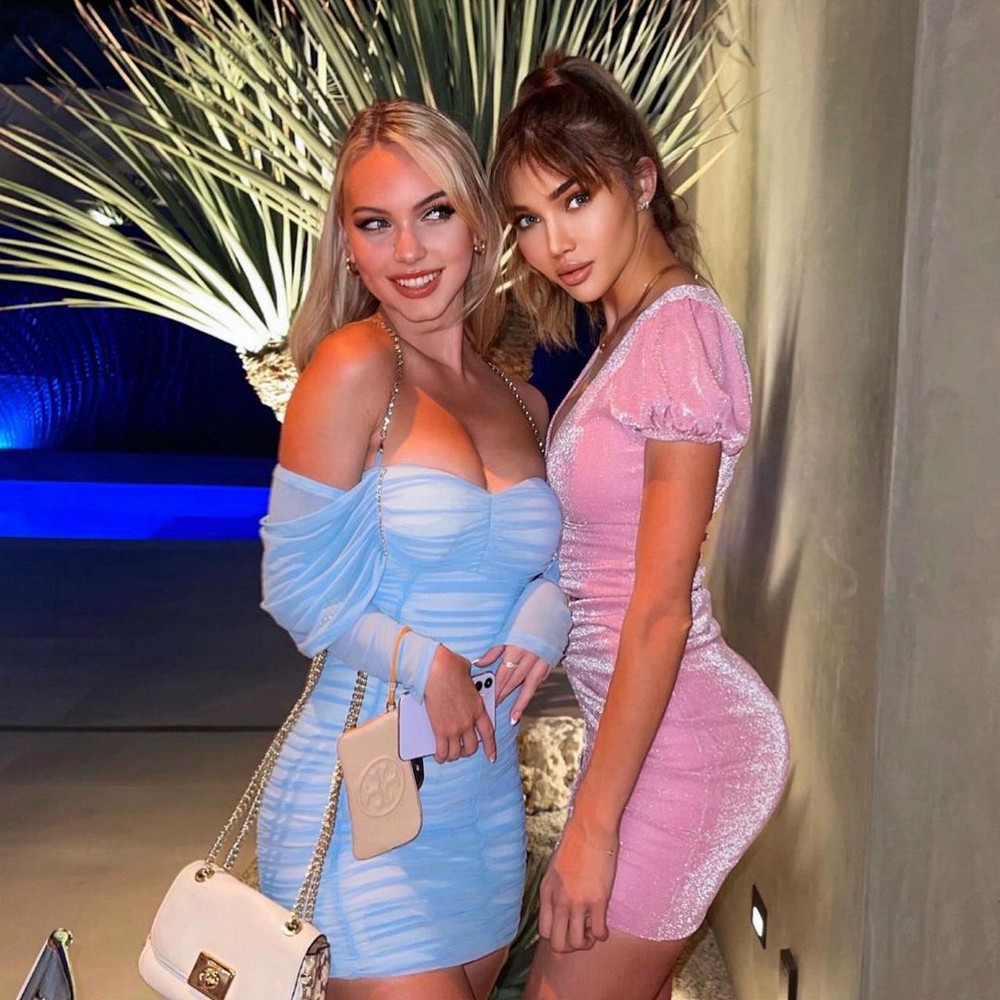 Красивые девушки в обтягивающих платьях