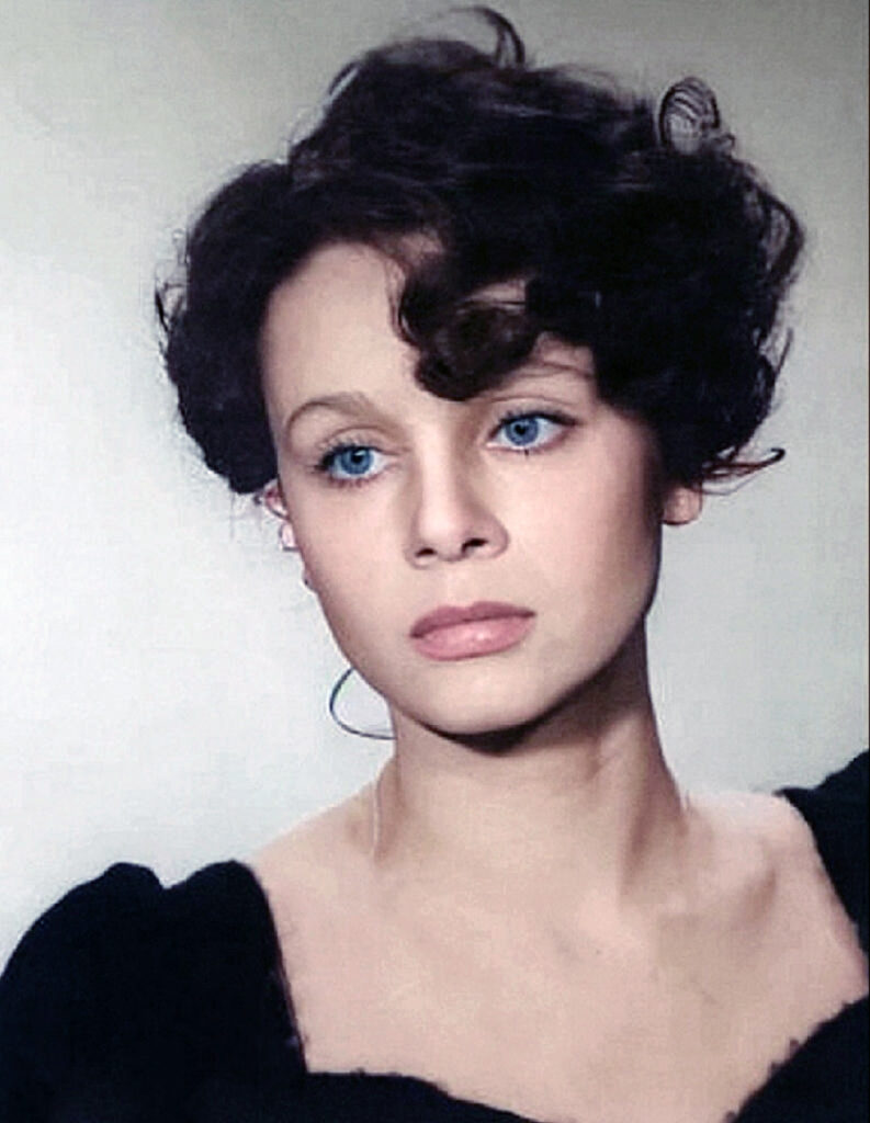 Любовь Полищук была яркой и эффектной красавицей: редкие фото культовой актрисы