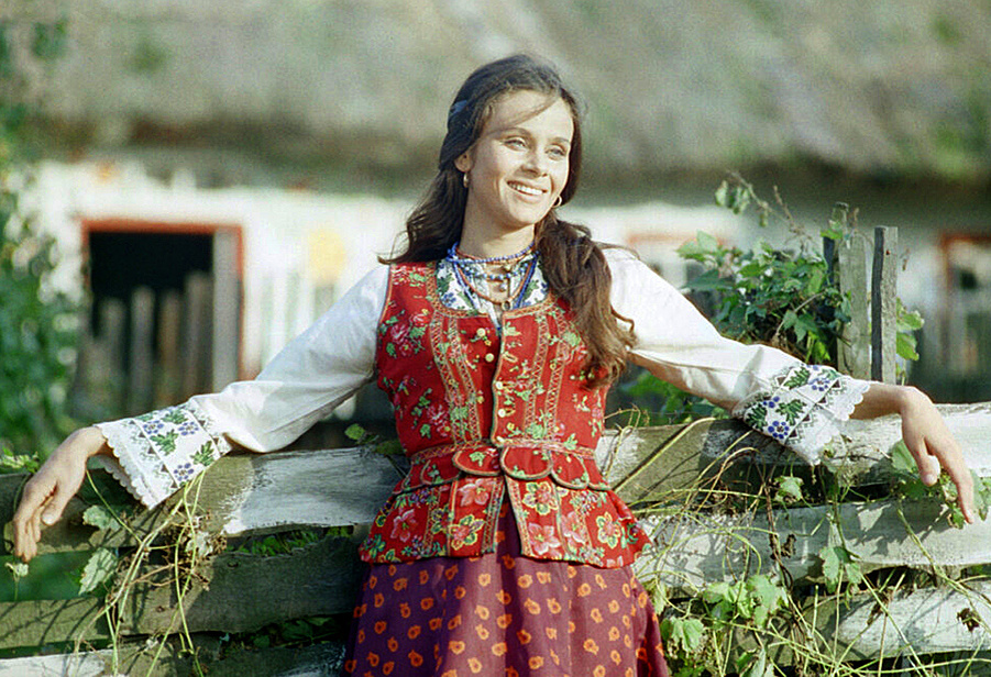 Любовь Полищук была яркой и эффектной красавицей: редкие фото культовой актрисы