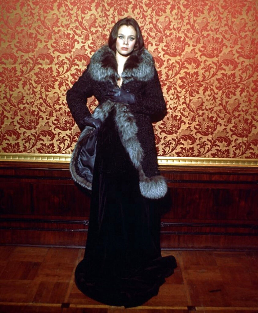 Любовь Полищук была яркой и эффектной красавицей: редкие фото культовой актрисы