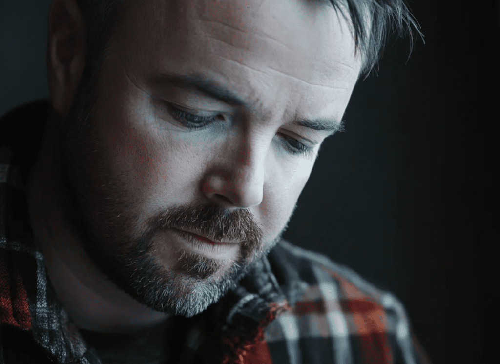 Я вышла замуж за друга своего отца. Я была ошеломлена, когда увидела, что он начал делать в нашу первую брачную ночь.