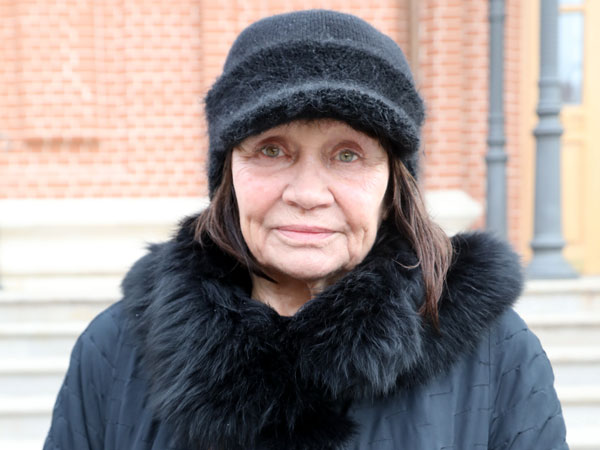 В этой сморщенной и скрюченной старушке поклонники не узнают первую красавицу СССР