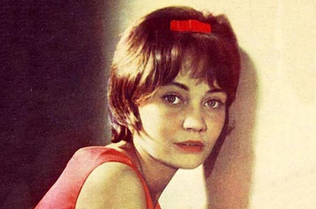 В этой сморщенной и скрюченной старушке поклонники не узнают первую красавицу СССР